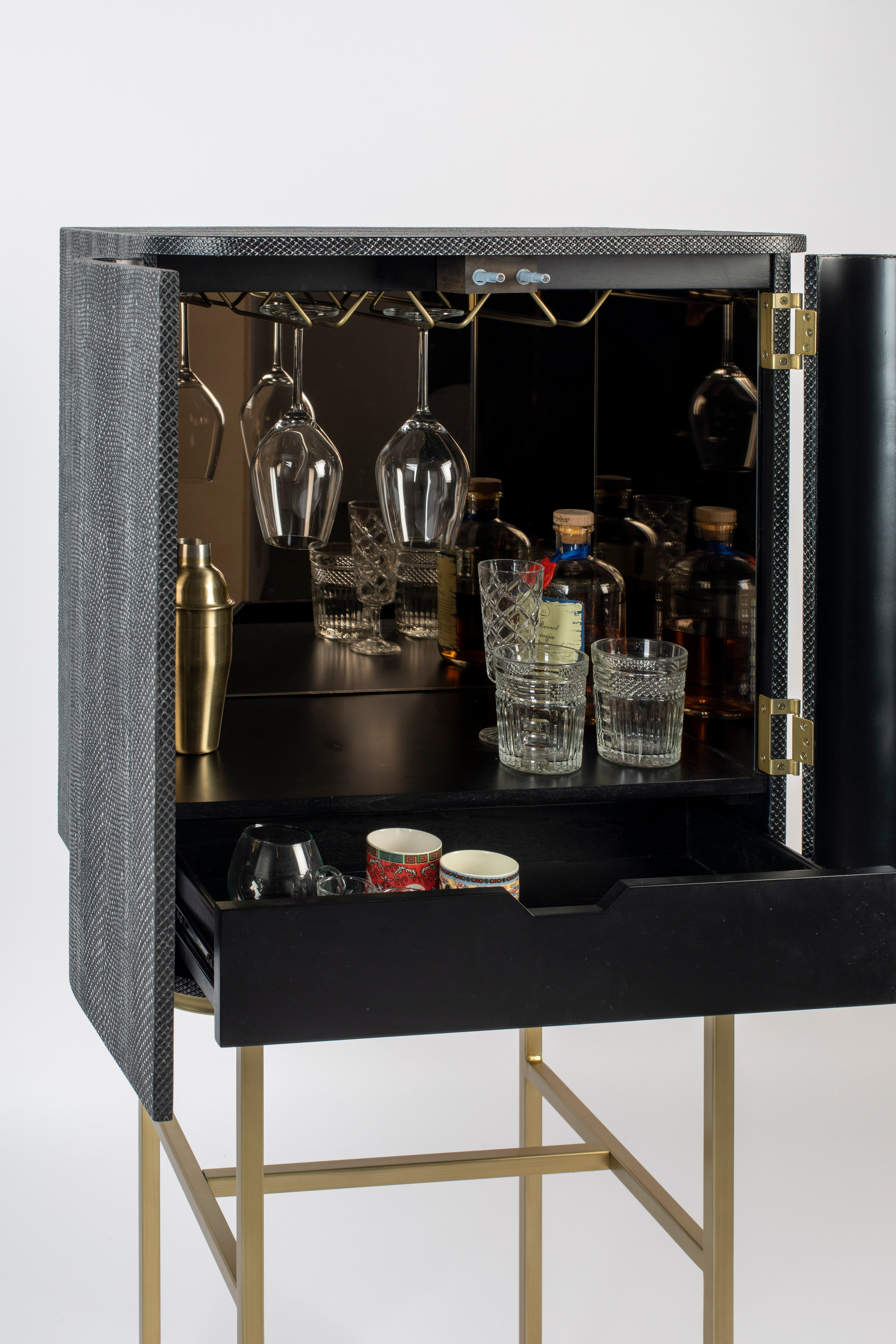 Bold Monkey Ava Morgana Snake Drinks Cabinet